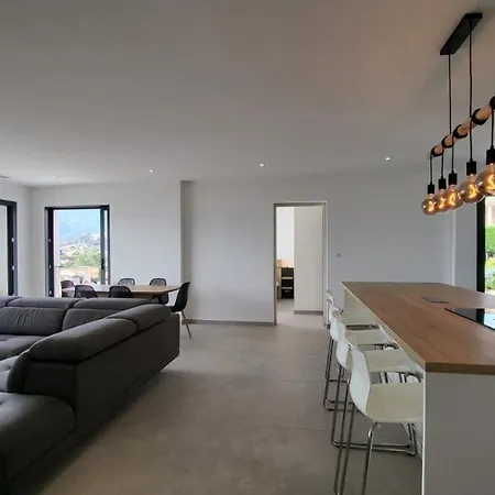 Casa Di L'alba * Καλβί
