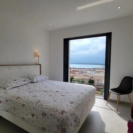 Casa Di L'alba كالفي